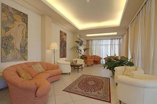 Hotel Hawaii Milano Marittima 3*,